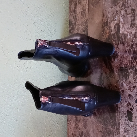 Alberto Fermani Women's Black Ankle Heel Booties Size 41 w/3" Heel - Picture 6 of 7